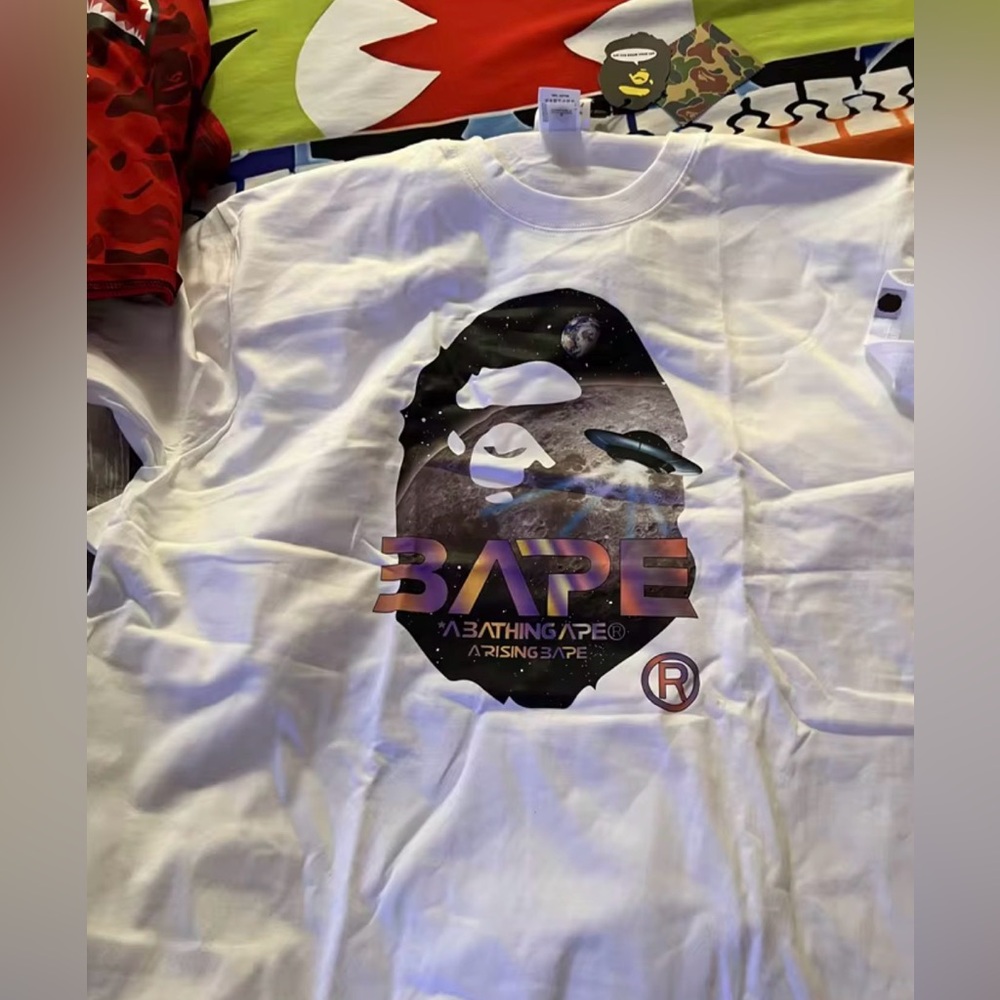Bape men White and Black Graphic Tee
Comes with 2 shirts